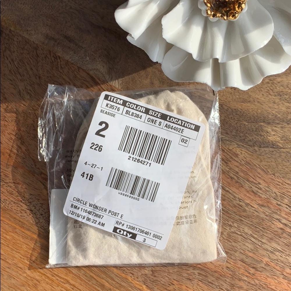 🏷NWT J.Crew pavé Circe earrings - Picture 6 of 7